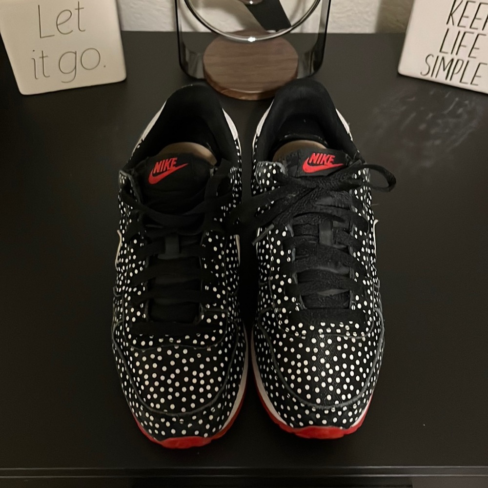 Nike Women Tennis Shoes